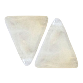 12- Khéops triangle à 2 trous, Quartz blanc marbré