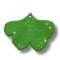 45 -Pendentif Ginkgo Splatter, Vert clair mat