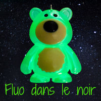Réf 138 - Pendentif en  acrylique, Ourson blanc nacré